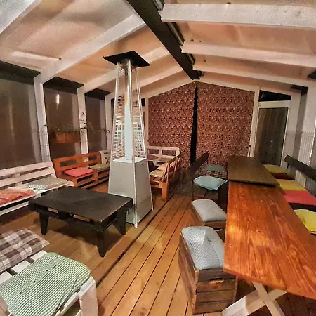 Party House And Garden *