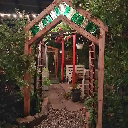 Party House And Garden Holiday home *